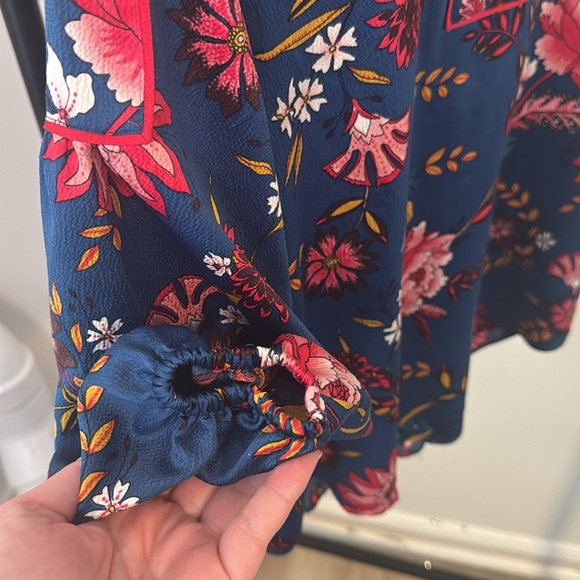 Ann Taylor Loft Colorful Floral Satin Business Casual Blouse Size XXS Petite - Picture 6 of 9